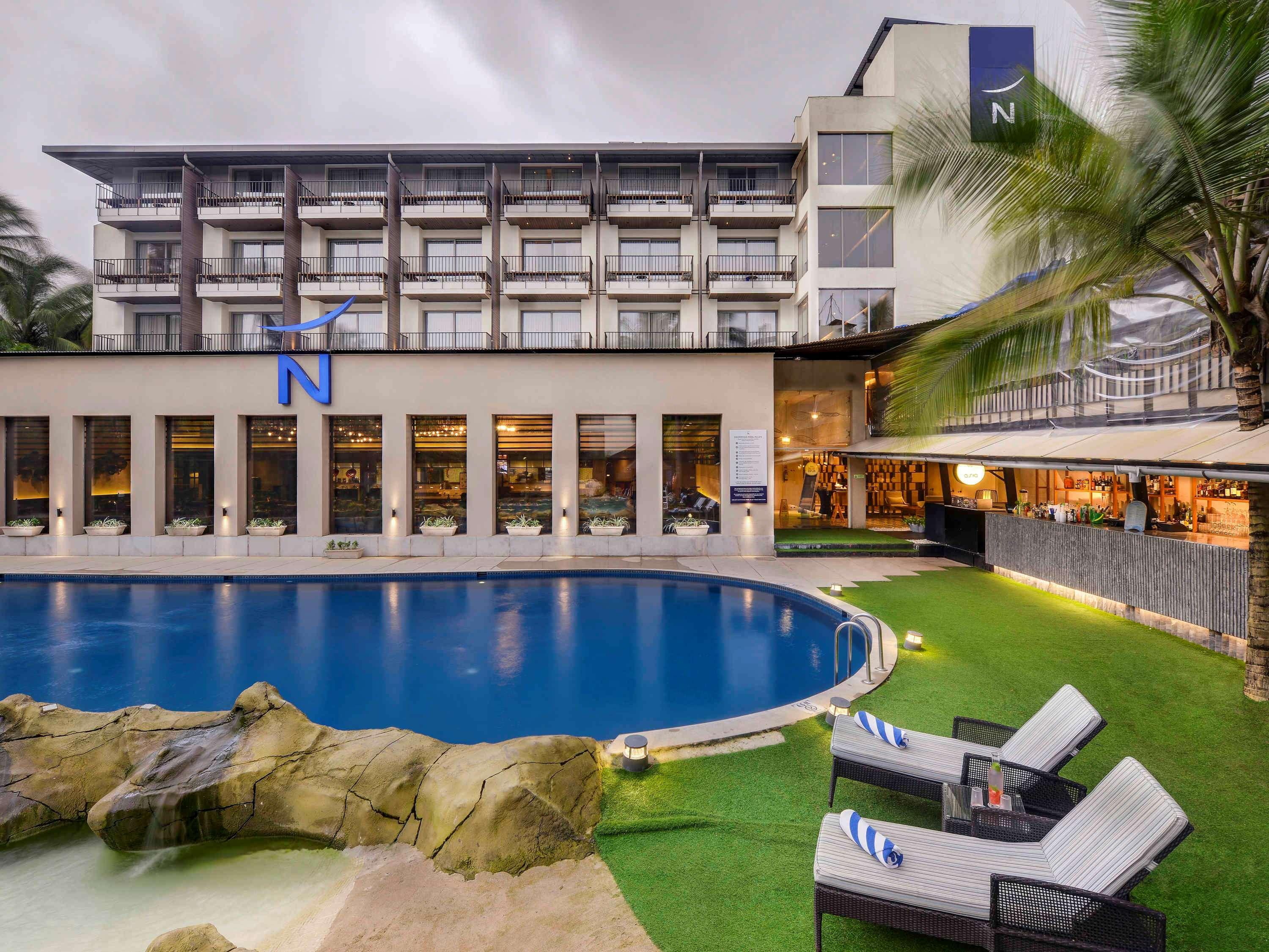 Novotel Goa Candolim Exterior photo Holiday Inn, Pune